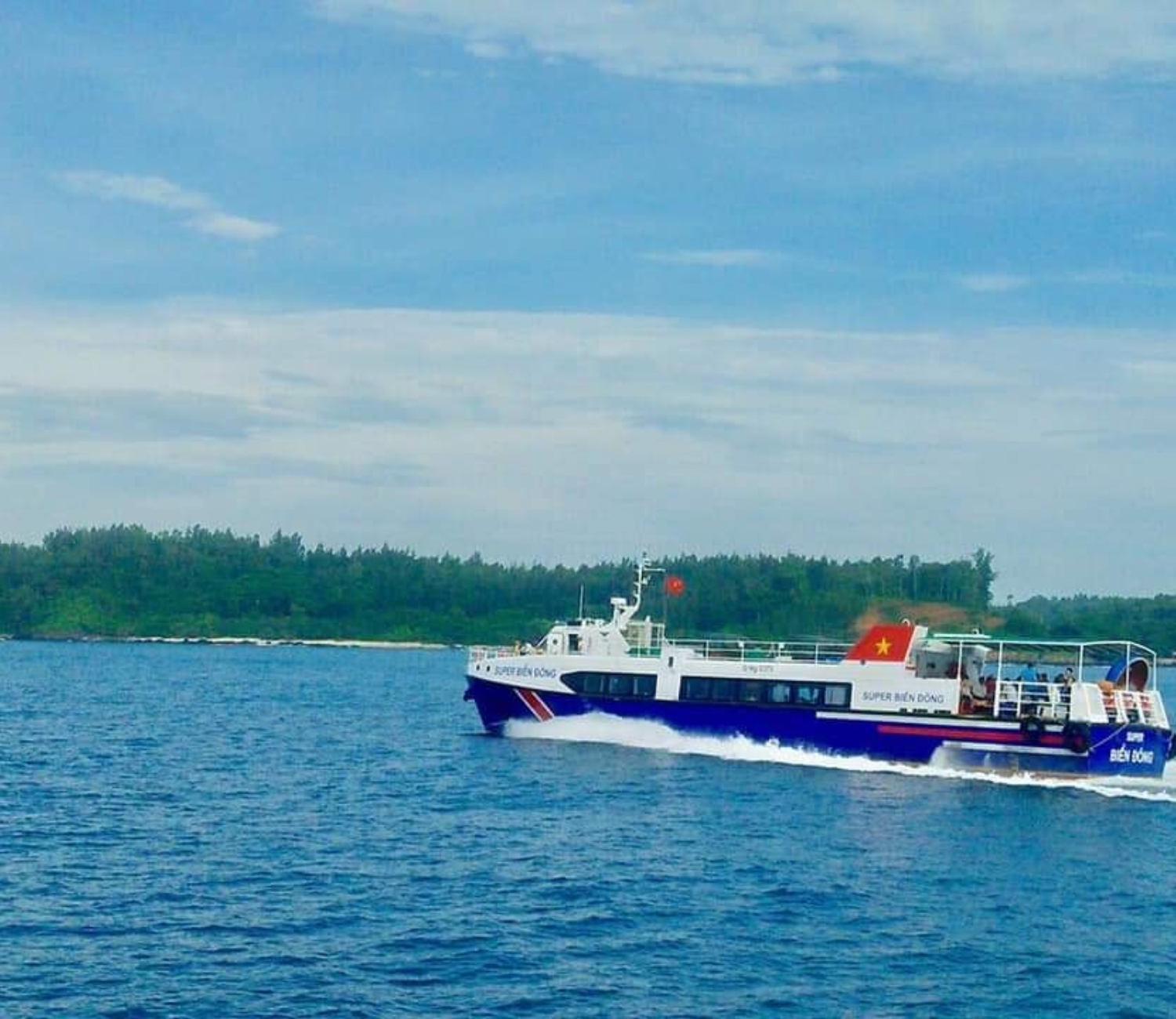 Hành trình ra đảo Lý Sơn bằng tàu cao tốc