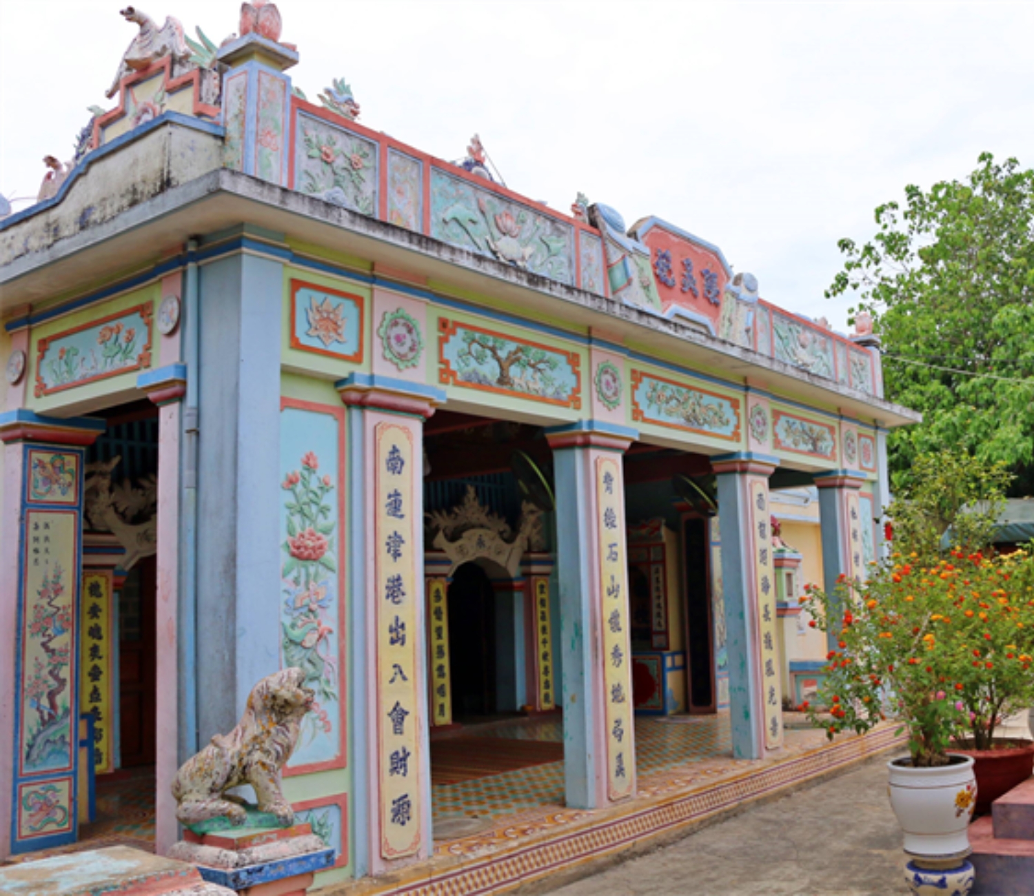 Mộ gió trên đảo Lý Sơn