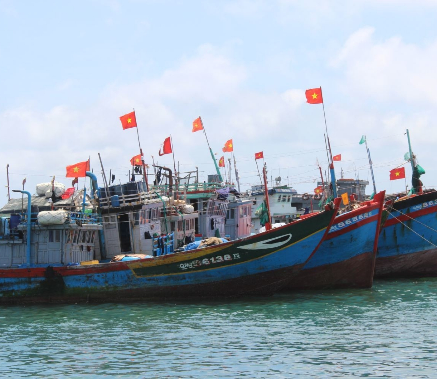 Người dân Lý Sơn bám biển giữ Hoàng Sa