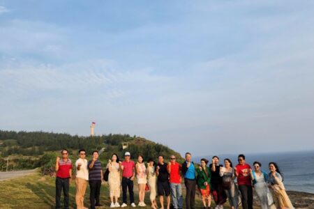 Đoàn Famtrip, Presstrip đón bình minh trên đỉnh Thới Lới
